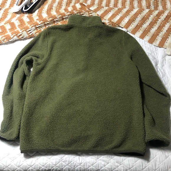 The North Face Olive Green Fleece/Sherpa Men’s Jacket - Picture 7 of 12
